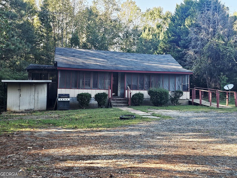 1st image of 4393 Victory Rd