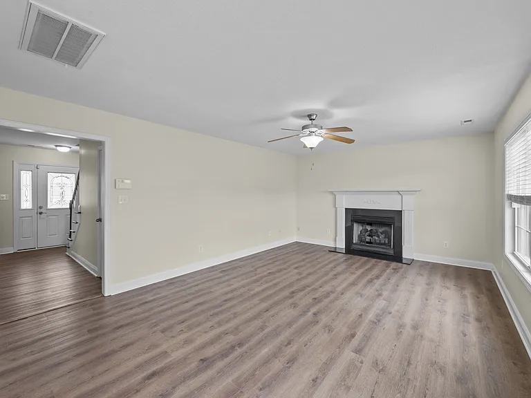 203 Macdonald Blvd — Photo 17