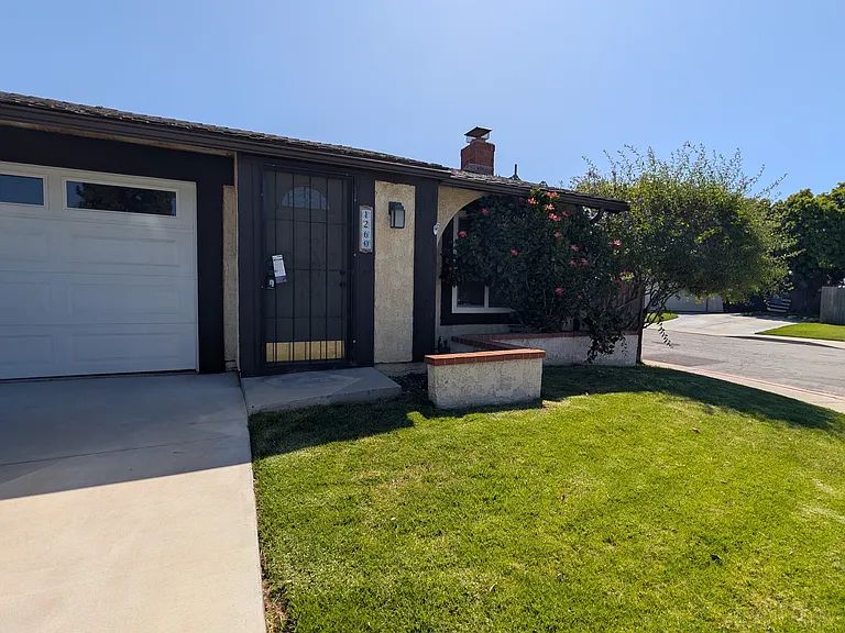 1260 Bobwhite Ct — Photo 1