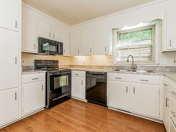 4th image of 1209 Anne St