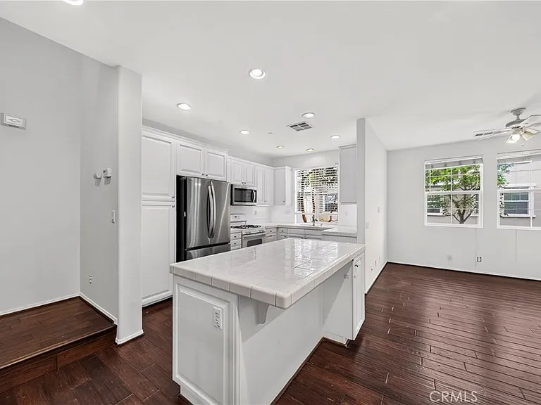 2068 Owens Dr — Photo 16