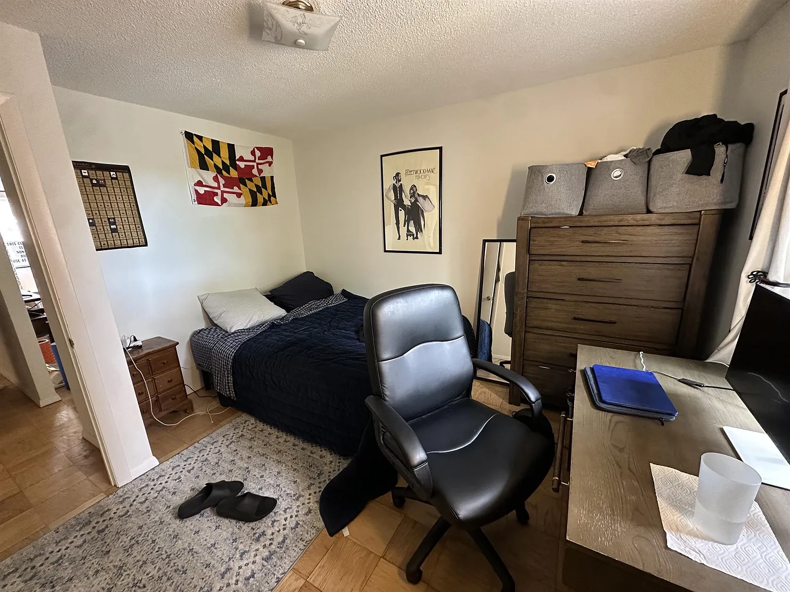3 bed, 1300 sqft, $4,500 — Photo 2