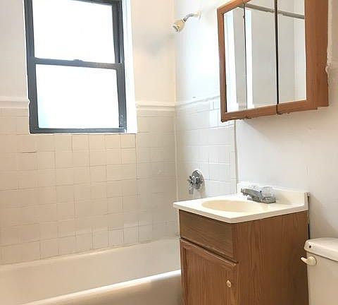 4th image of 2959 N Damen Ave APT 3G