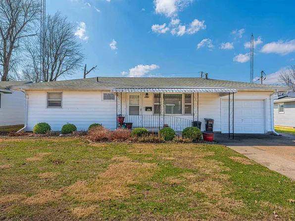 1037 N Madison St, Lincoln, IL 62656