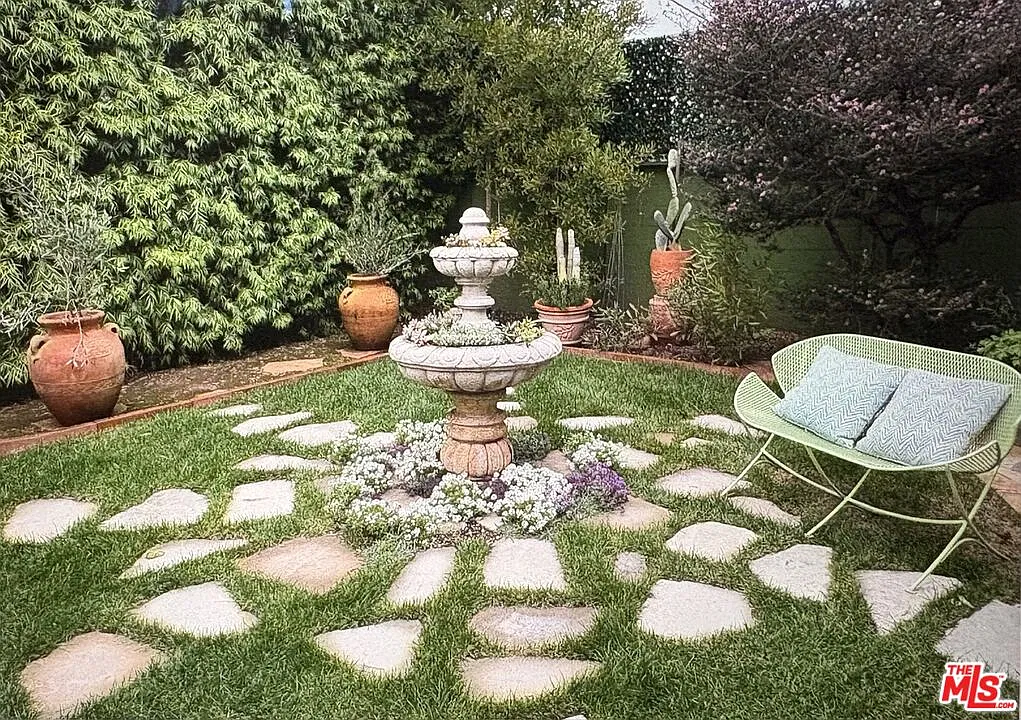 Studio, 1.0 bath, 405 sqft, $3,000 — Photo 1