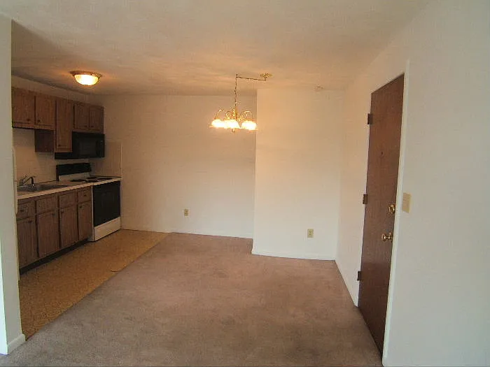 8 Meridian St #2 — Photo 1
