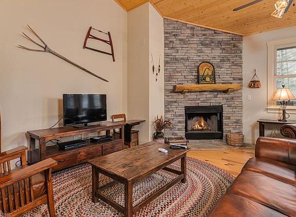 5th image of 88 Woodbridge Dr