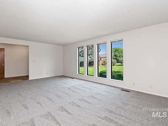 5th image of 931 Sherman Way