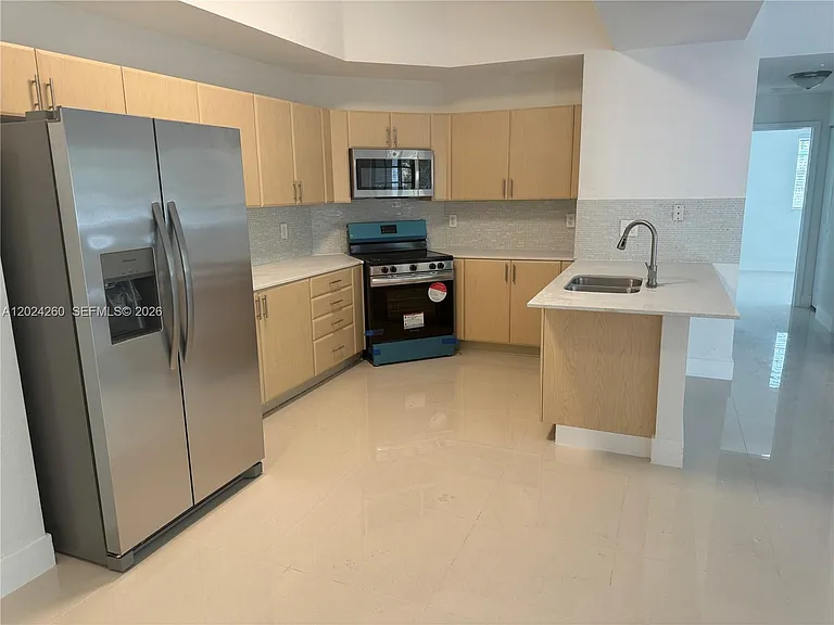 2851 Riverside Dr #205 — Photo 1