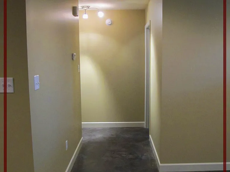 2212 Thorn St — Photo 6