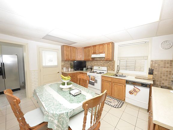5th image of 7933 Westwood Dr