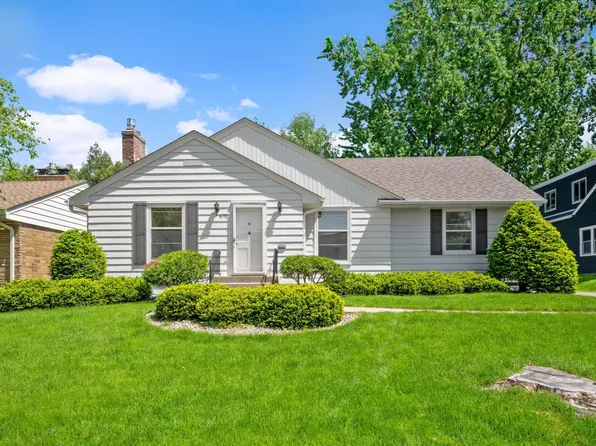 670 Howell St S, Saint Paul, MN 55116