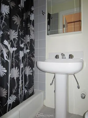 Rented by City Connections Realty | media 16