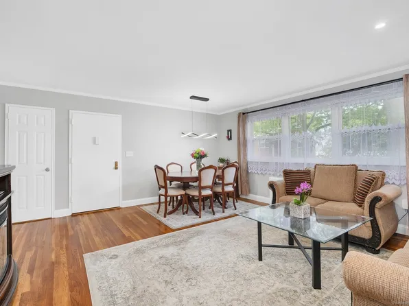 32 Courtland Avenue #3, Stamford, CT 06902