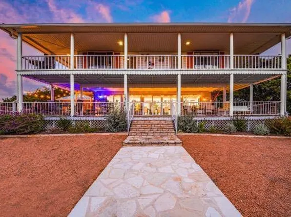 208 Valley View Dr, Kerrville, TX 78028