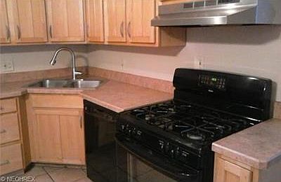 3rd image of 1360 Fairview Ave