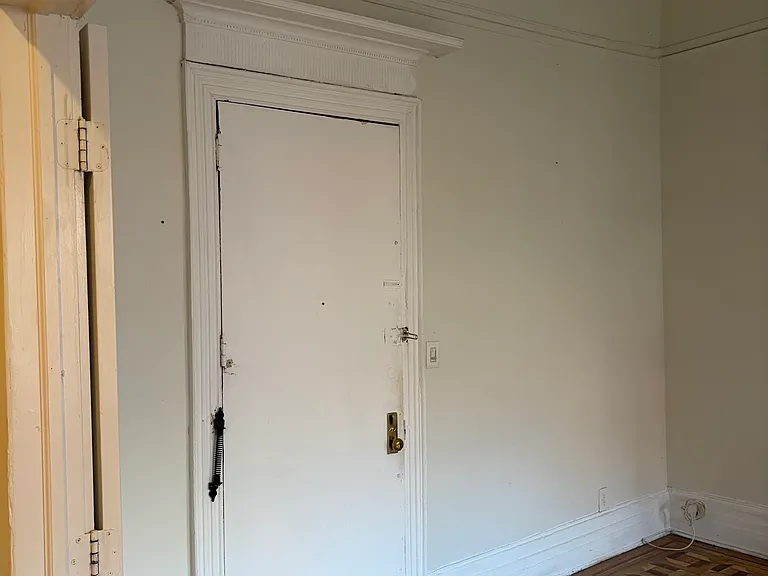 137 W 81st St #6 — Photo 3