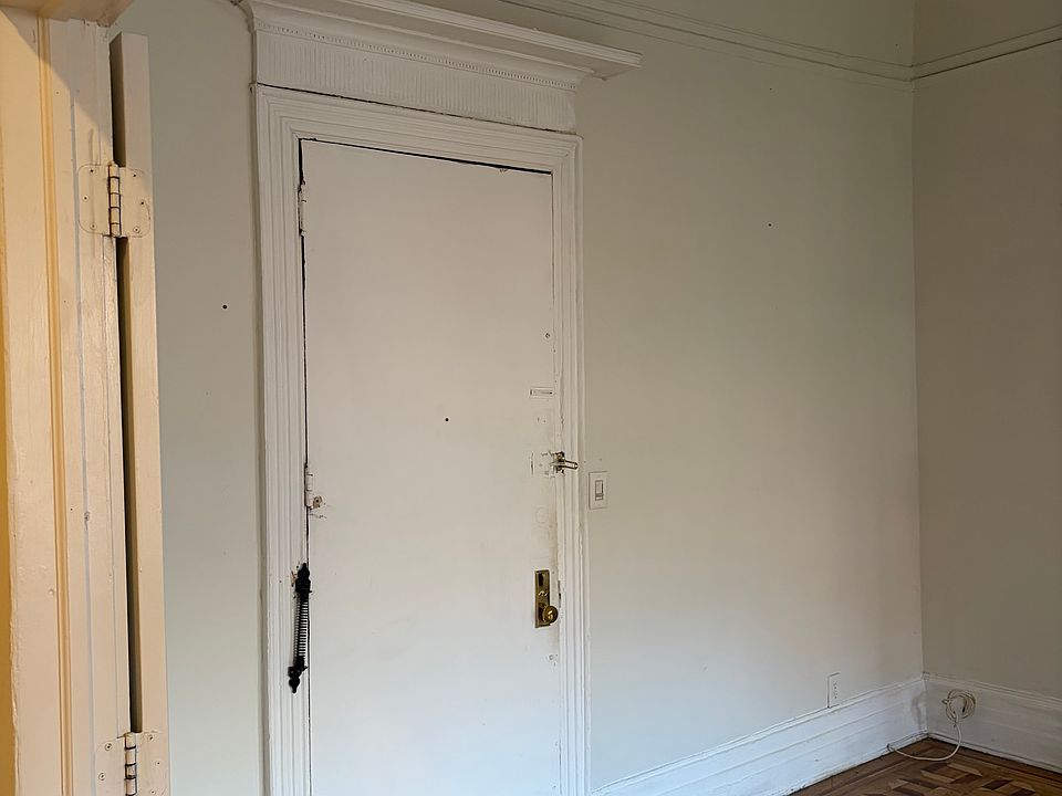 Building Photo 3
