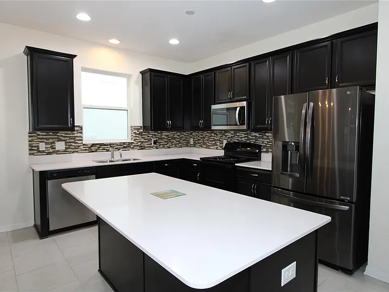 2380 Sanderling St — Photo 3