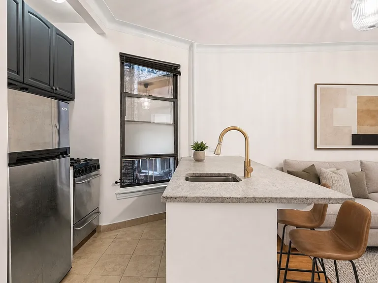 210 E 84th St #2A — Photo 15