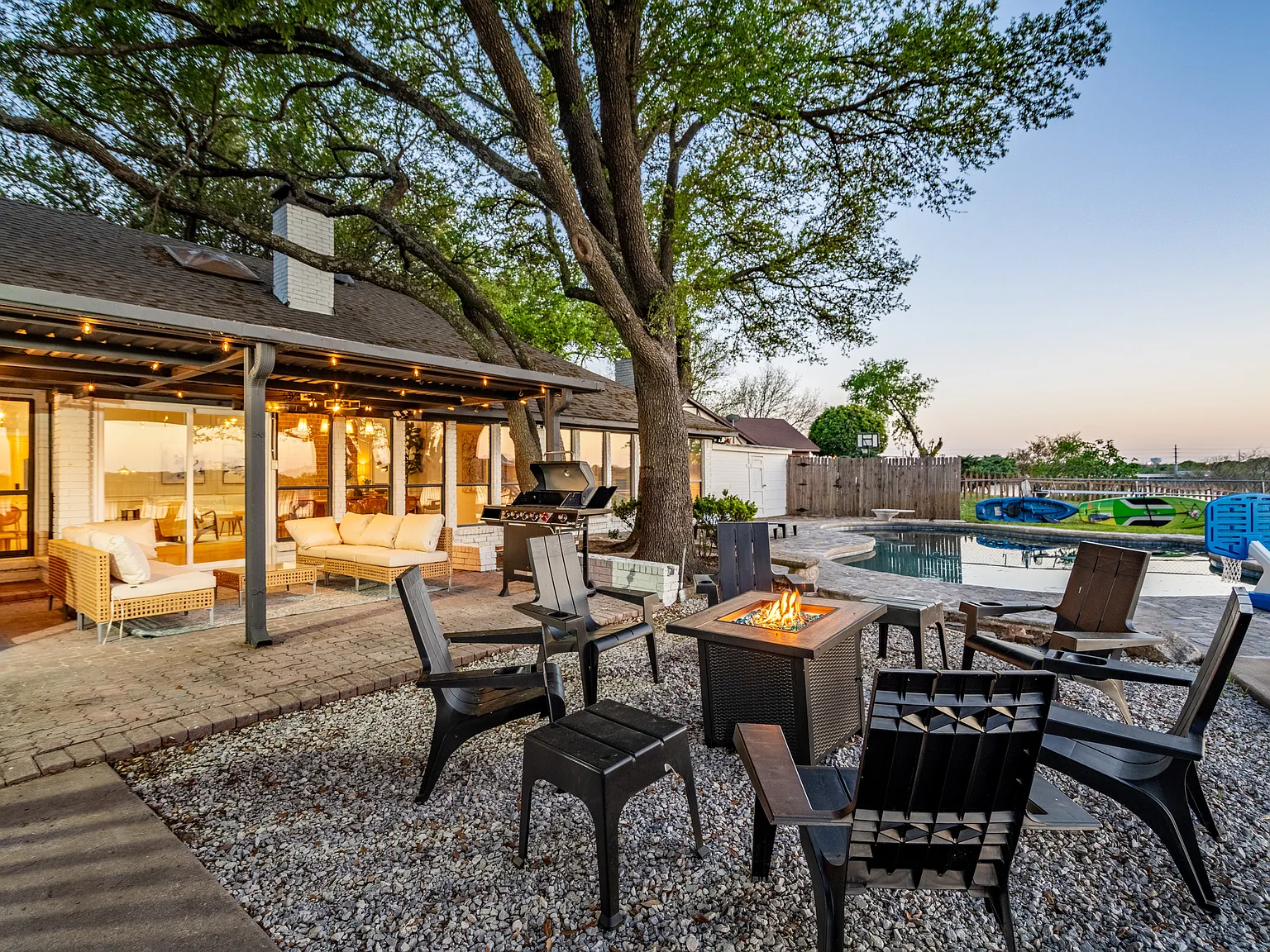 7 bed, 2800 sqft, $9,000 — Photo 3