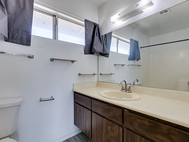 4335 Galore Ave — Photo 34
