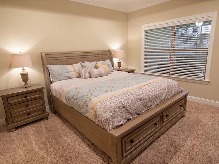 702 Mariners Cir — Photo 15