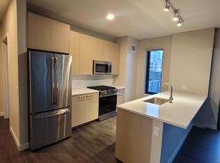 901 W Adams St #827, Chicago, IL 60607