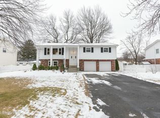 53 Delafield Dr, Albany, NY 12205