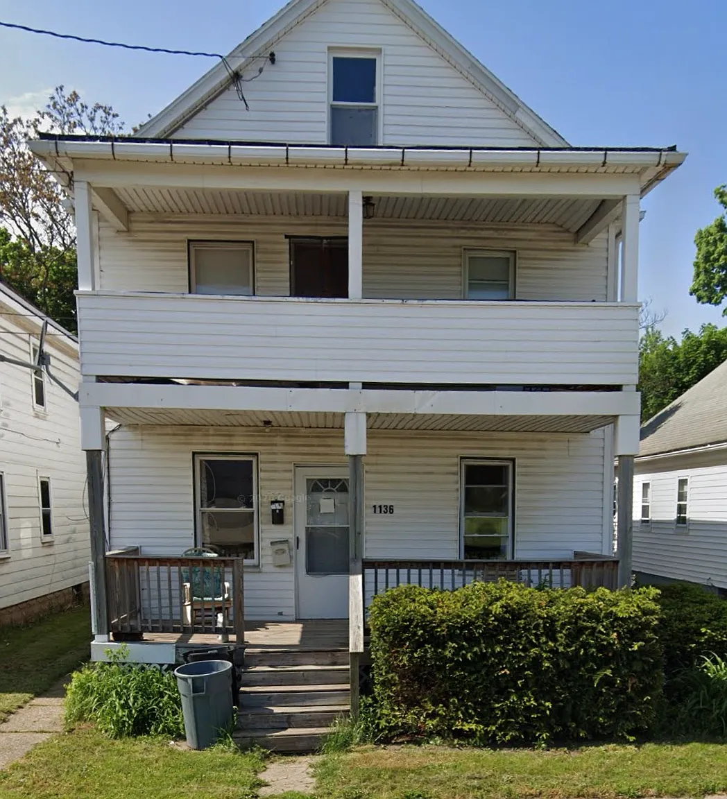 3 bed, 825 sqft, $950 — Photo 1