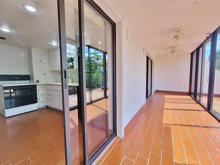 77 Crandon Blvd #2B — Photo 16