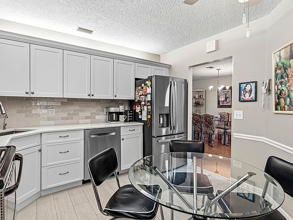 3rd image of 5099 Splendido Court #C