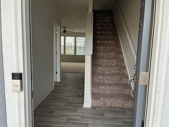 5th image of 151 Figleaf Ln