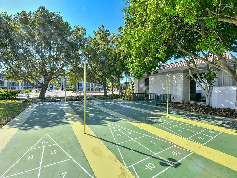 4320 Falmouth Dr #105 — Photo 78
