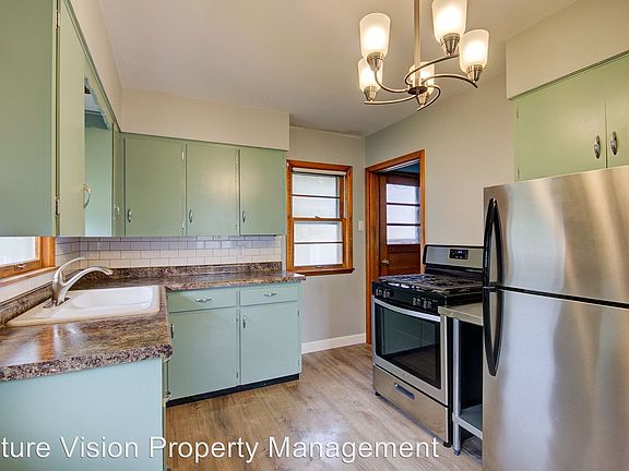 4th image of 310 N 1st Ave