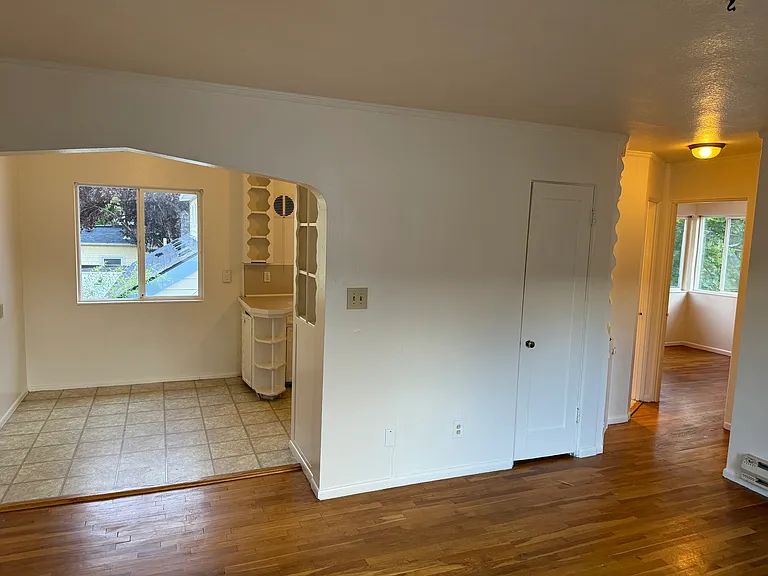 3674 SE Center St #3 — Photo 1