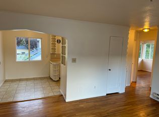 3674 SE Center St APT 3, Portland, OR 97202