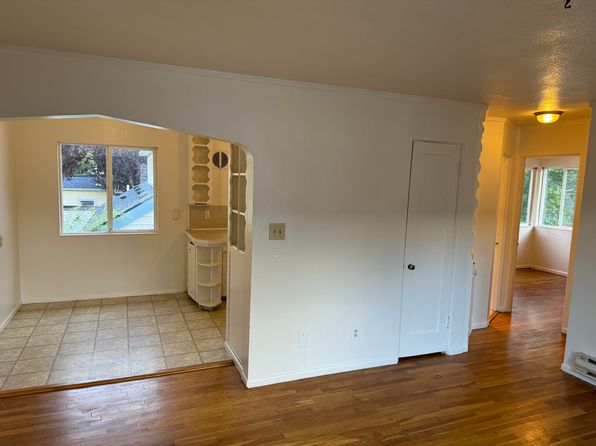 3674 SE Center St APT 3