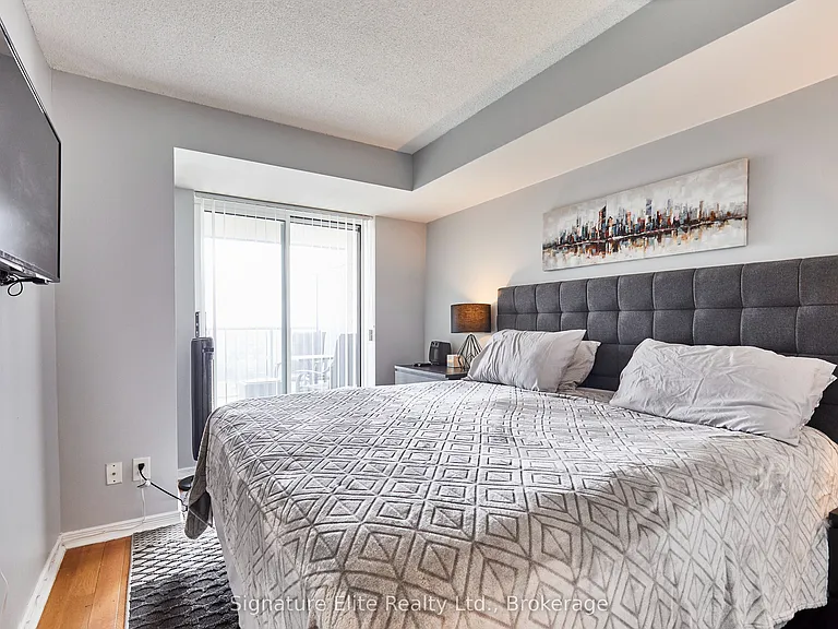 11 Oneida Cres #LPH05 — Photo 12
