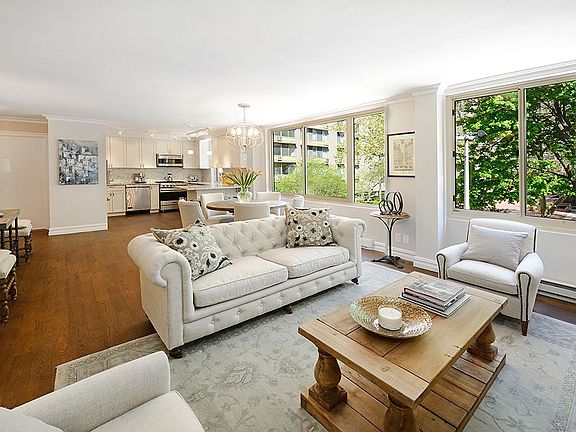 3rd image of 575 Main St APT 1807