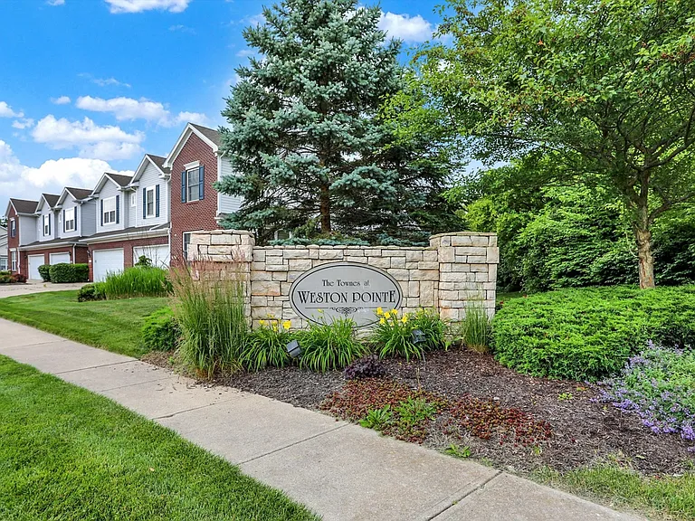 10901 Lemongrass Dr — Photo 1