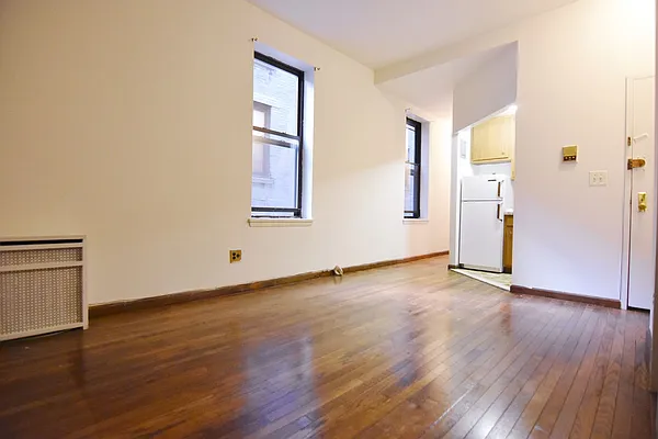 Rented by Balass Ralph, LREB | media 18