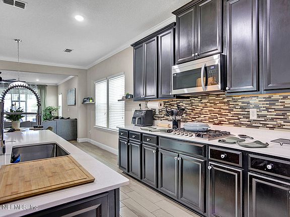 5th image of 2362 REESE Way