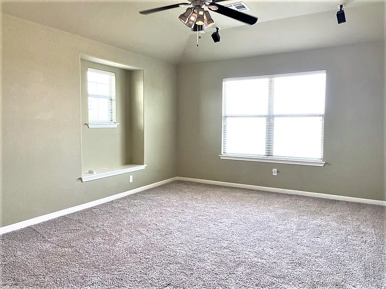 2409 Dovetail St — Photo 70