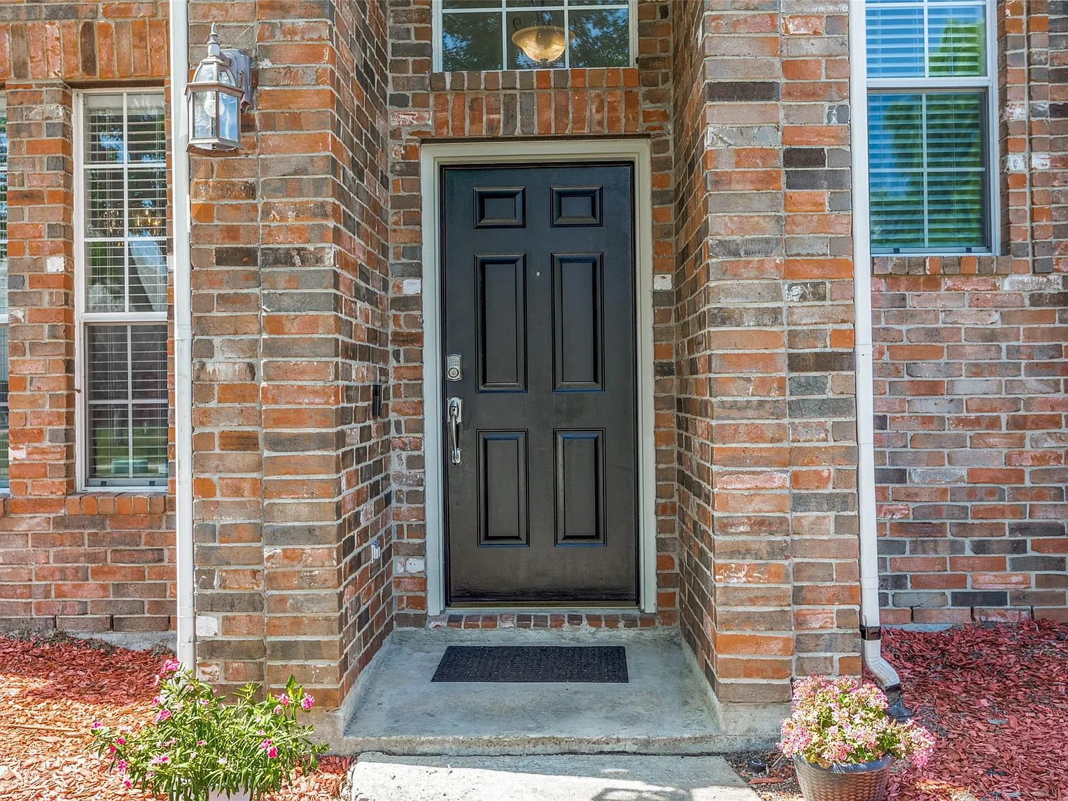 4 bed, 2748 sqft, $2,800 — Photo 3