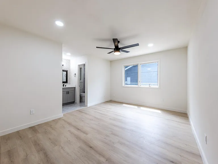 7601 W Gate Blvd — Photo 28