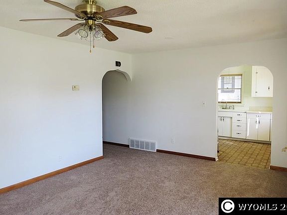 4th image of 214 E Adams Ave
