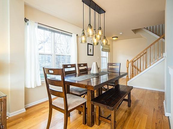 4th image of 137 Riverwalk Way