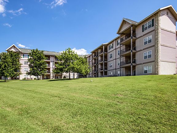 4th image of 330 S Wildwood Dr Unit 8