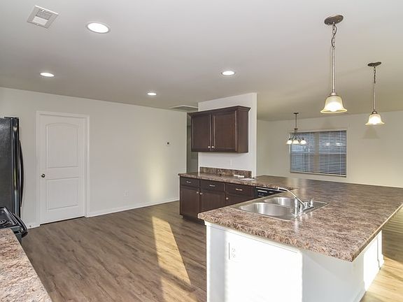 5th image of 111 Winstead Cir